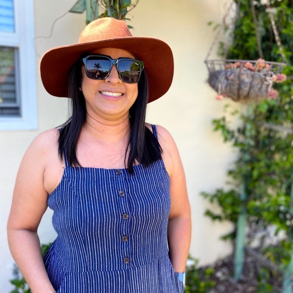 Meet your Posher, Crystal - Picture 1 of 1